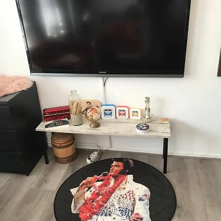 לינה וארוחת בוקר Klokgaaf 4*